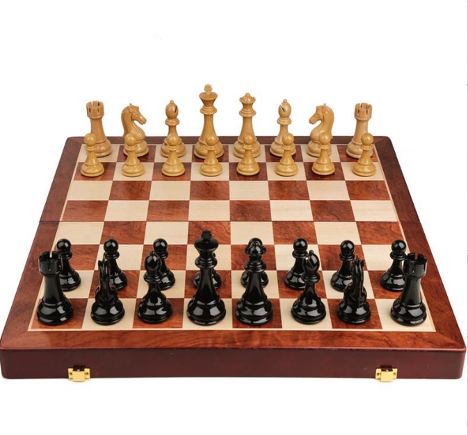 3-in-1 houten schaakspel, opvo - Board Game Logo recensie en prijs