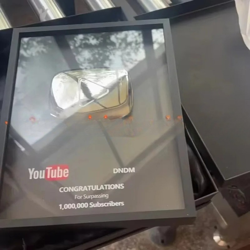 YouTube en Bilibili Game Butto - Board Game Logo recensie en prijs